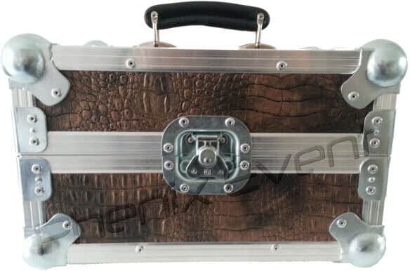 flight cases sur mesure en simili cuir brun