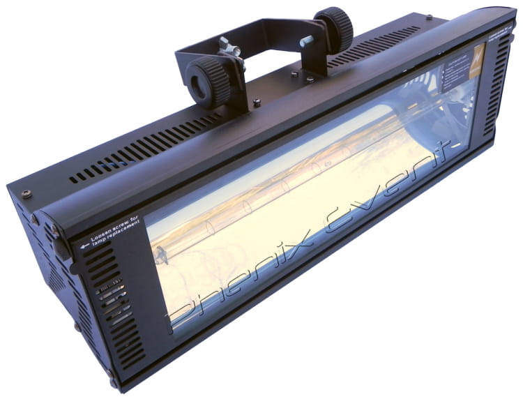 stroboscope 1500w dmx muni d'une ampoule à décharge