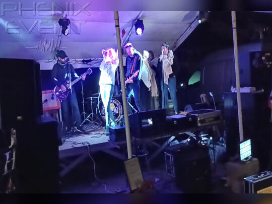 mickey trump sur la scene du festibieres de oudrenne