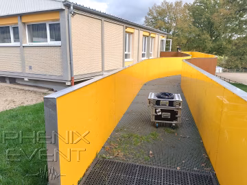 un accès pour les personnes a mobilité reduite