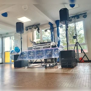 un système sono 1900w, les jeux de lumière pack fête 1 et la table de mixage sont installés pour dj sinoper