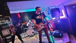 The Last Idiots jouent sur la scène du shamrock pub de thionville