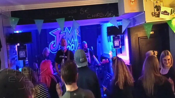 le groupe the last idiots font leur set