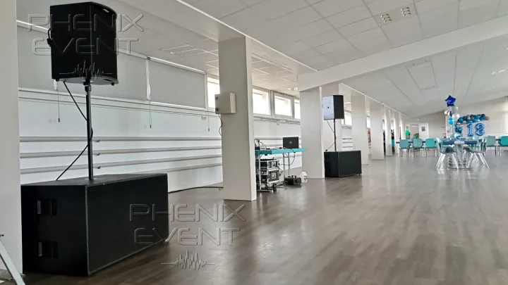 Système de sonorisation installé pour un anniversaire dans la salle des fêtes de Hams-sous-Varsberg