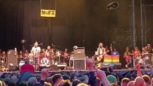 NOFX sur scène interprétant I wanna be an alcoholic lors du final tour 2024 à Sarrebrucken