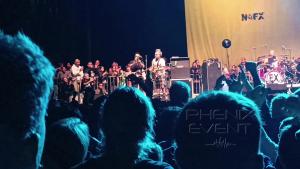 El Hefe joue à la trompette lors de l'interprètation de The Decline (extrait) lors du Final Tour à Sarrebruck.