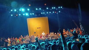 NOFX sur scène à Saarbrücken pendant le Final Tour, conclue avec The Decline devant un public survolté.