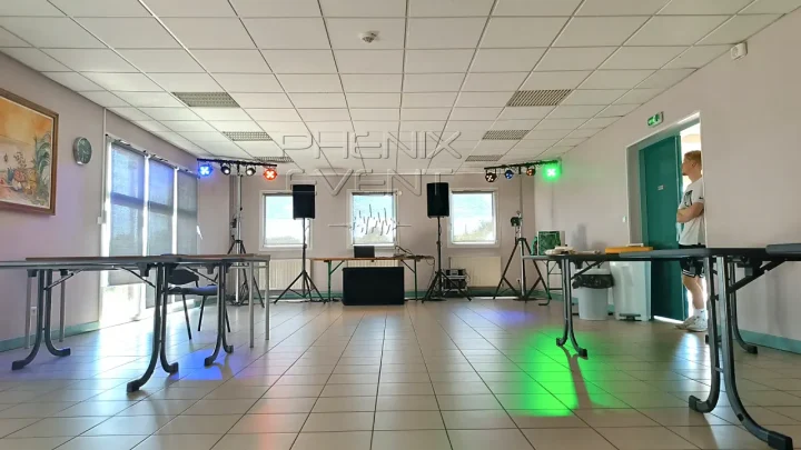 Pack Sono 2200w rms et jeux de lumière statiques installés à la salle des fêtes de Jury