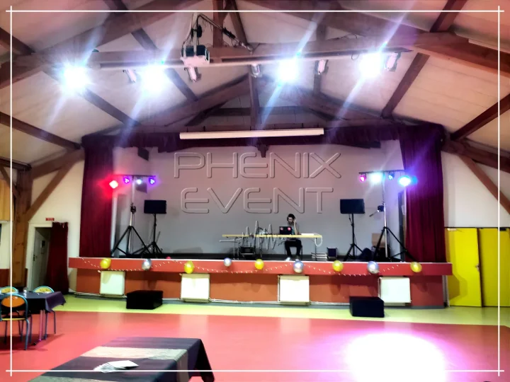 Spots du Pack Projecteurs 1 illuminant la piste de danse