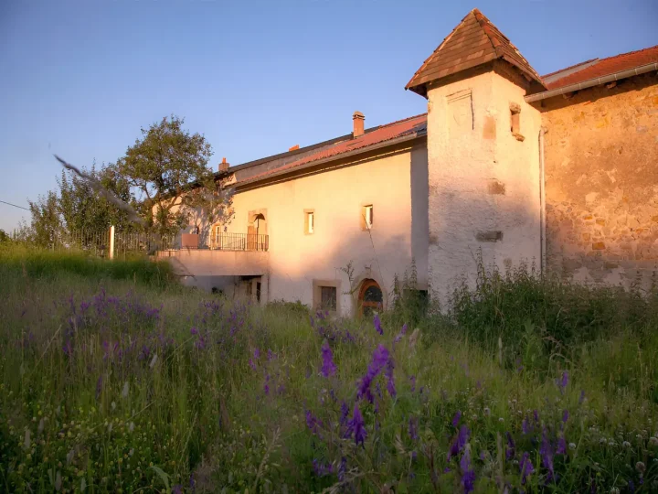 vue extérieure du Domaine des Templiers à Glatigny