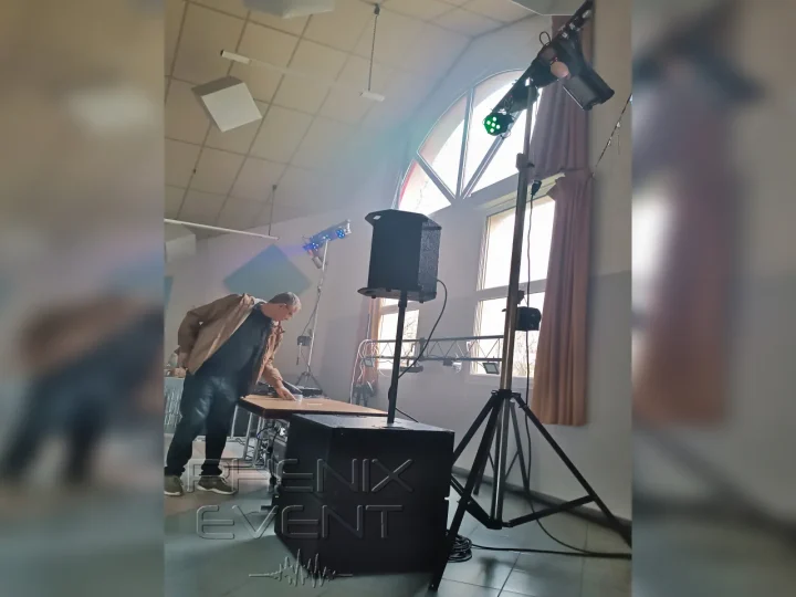 Module du système sono 2500w stack, avec un trépied lumière et le papa de Paul