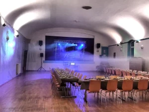 Pack Fête 2 en fonction, loué et installé dans la salle des fêtes de Porcelette