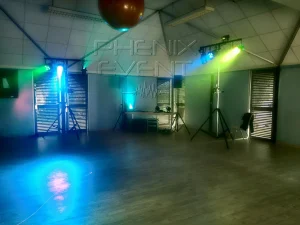 Location de sono et jeux de lumière Phenix Event installés et en action pour un anniversaire à Schopperten