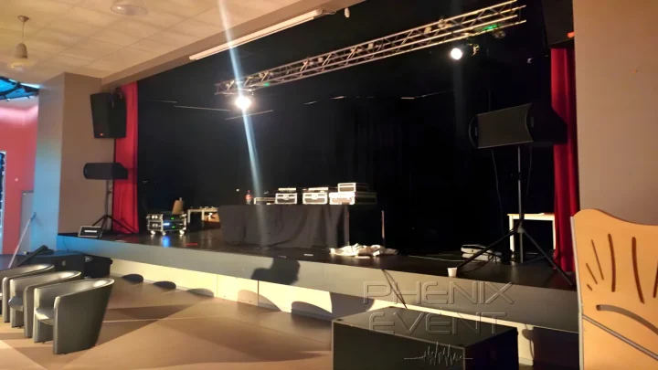 Enceintes 500w et caissons de basses 1000w installés pour le battle de danse à Sarreguemines