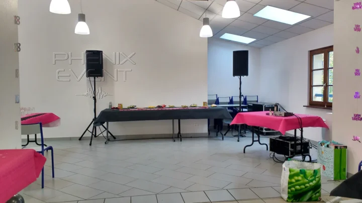 Location et installation du Pack Sono 1000W à la salle des fêtes de Landonvillers pour un anniversaire
