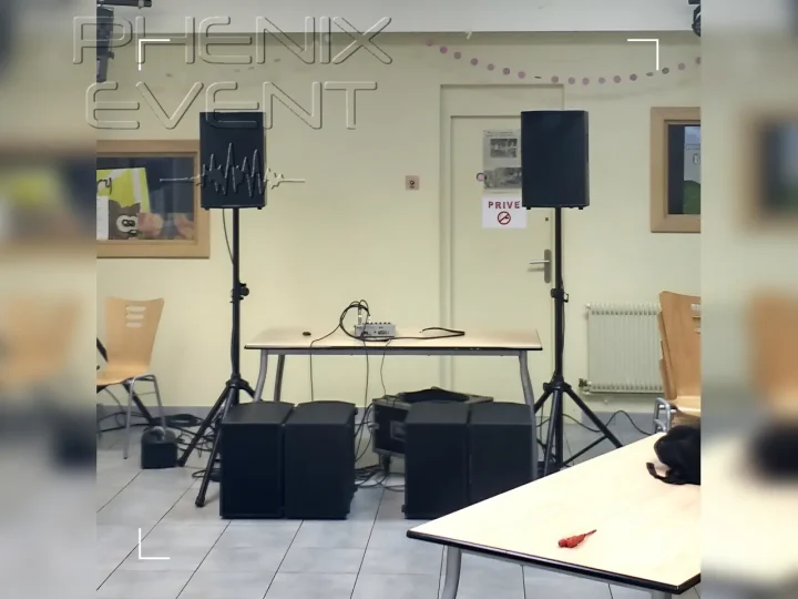 Détail du système de sonorisation 1900w RMS Phenix Event loué et installé à Arry
