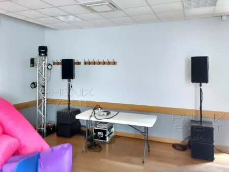 Son et lumière pour un anniversaire à Laudrefang – 1900W RMS et Pack Fête Lyre Beam Totem