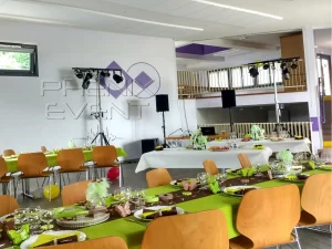 Salle des fêtes de Berviller-en-Moselle équipée d’une sono professionelle et de jeux de lumières dynamiques pour célébrer un un anniversaire