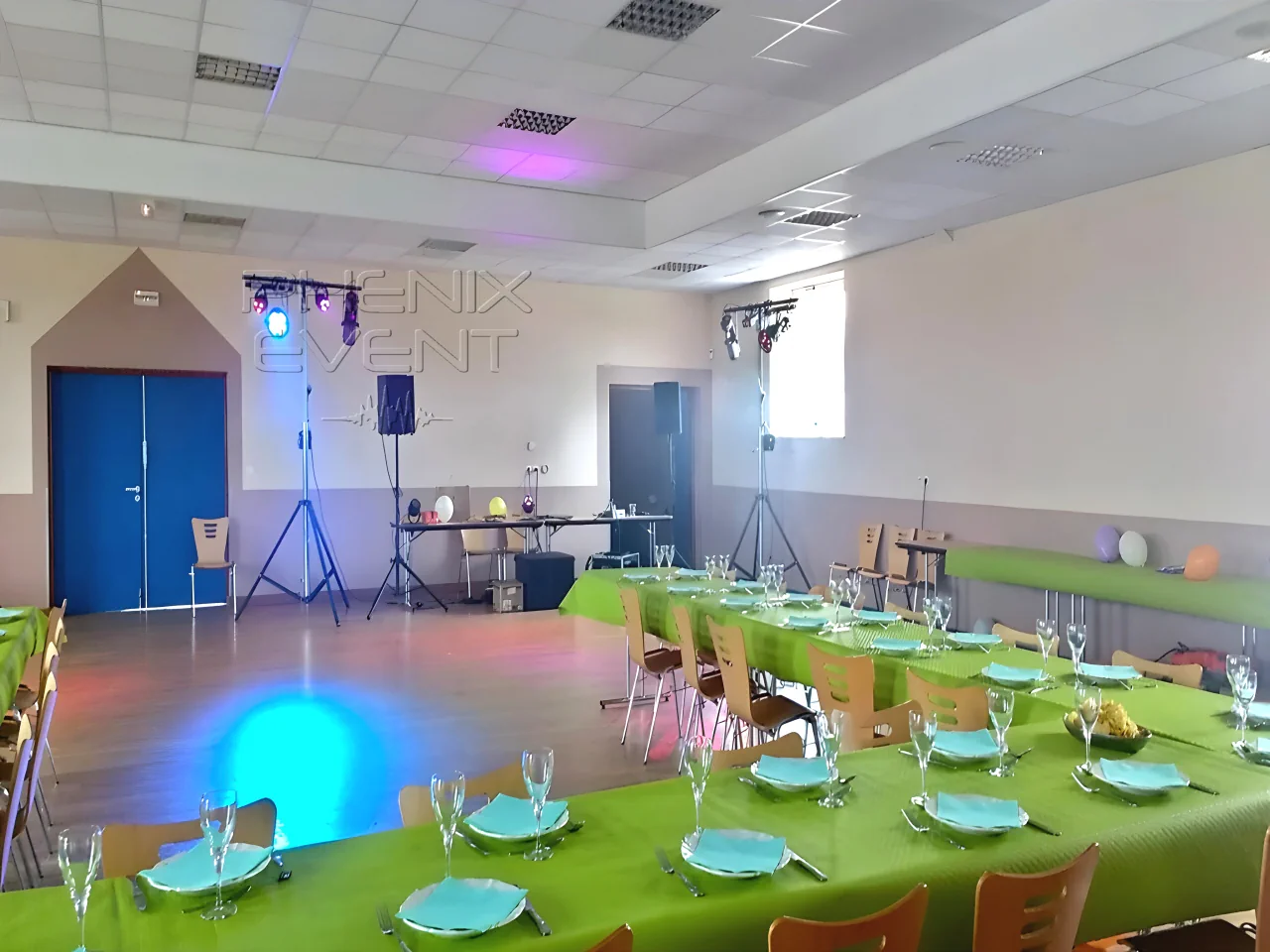 installation sono et lumière dans la salle des fêtes de Lelling pour un anniversaire