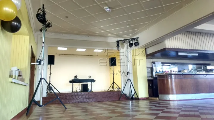 Pack Sono 800w et jeux de lumière Pack Fête 1 en place