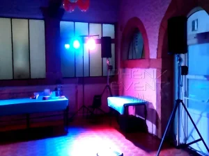 Installation sono 2000w rms et projecteurs led sur trépieds dans la salle des fêtes de Retonfey