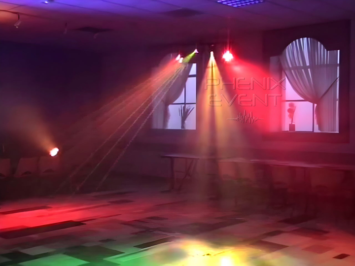les projecteurs led et effets LED du pack Fête1 Phenix Event loué pour l'anniversaire en action