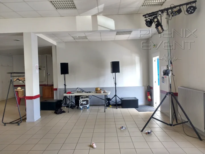 sono 1500w et jeu de lumière pro Phenix Event