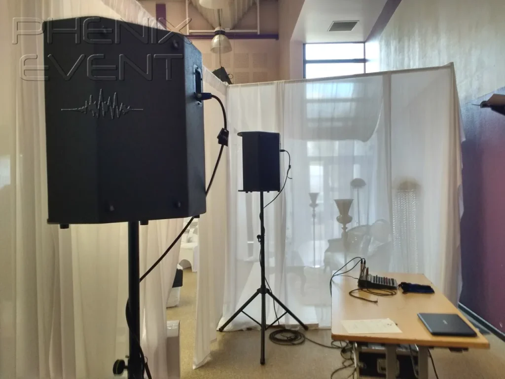 Les enceintes de sonorisation du système 1500W installées pour un mariage oriental à Forbach