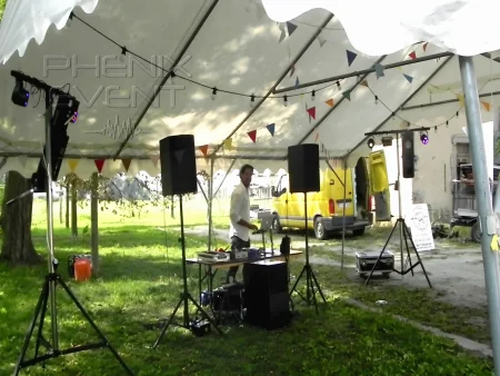 Son et lumière pour un mariage à l&rsquo;ambiance champêtre à la Gare Impériale de Chambrey