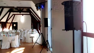 Pack sono et lumière Phenix Event loués et installés pour un mariage dans une salle du centre des congrès du Burghof