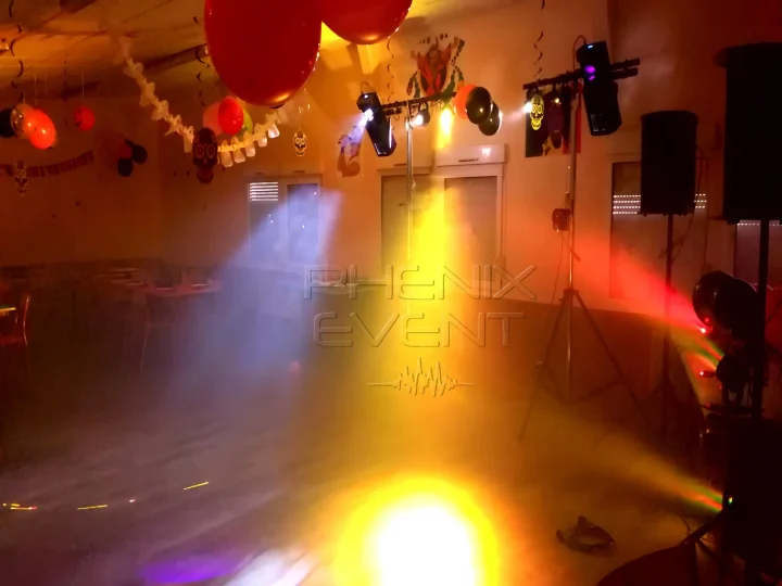 Matériel Sono et éclairage Phenix Event installés dans la salle des fêtes d’Aingeray