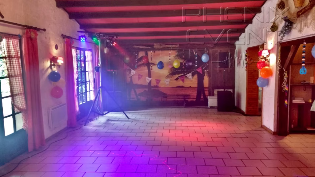 sono 1900w stack et jeux de lumières Phenix Event loués et installés dans le hall du chalet des aulnes de hallering