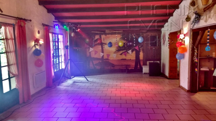 sono 1900w stack et jeux de lumières Phenix Event loués et installés dans le hall du chalet des aulnes de hallering