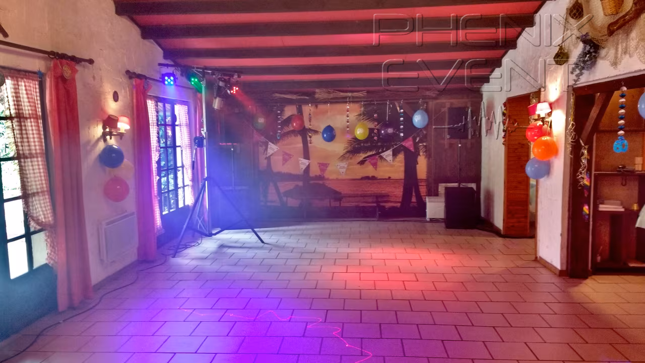 sono 1900w stack et jeux de lumières Phenix Event loués et installés dans le hall du chalet des aulnes de hallering