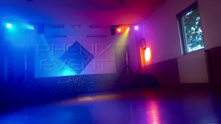 Jeu de lumières Pack Fête Lyre Beam installé au foyer de Créhange village pour un anniversaire