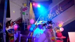 Jeux de lumière du pack fête1 installés dans le hall de la MSA à Vandoeuvre-les-Nancy pour un tournage de film d'entreprise