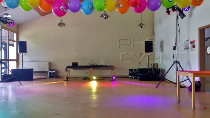 vue rapprochée des systèmes son et lumière Phenix Event installés