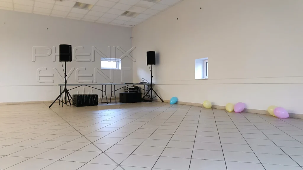 sono 1500W RMS installée dans la salle polyvalente de Condé-Northen