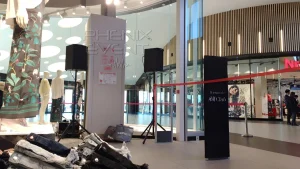 Installation du système de sonorisation 1500W Phenix Event chez H&M au centre commercial B'est