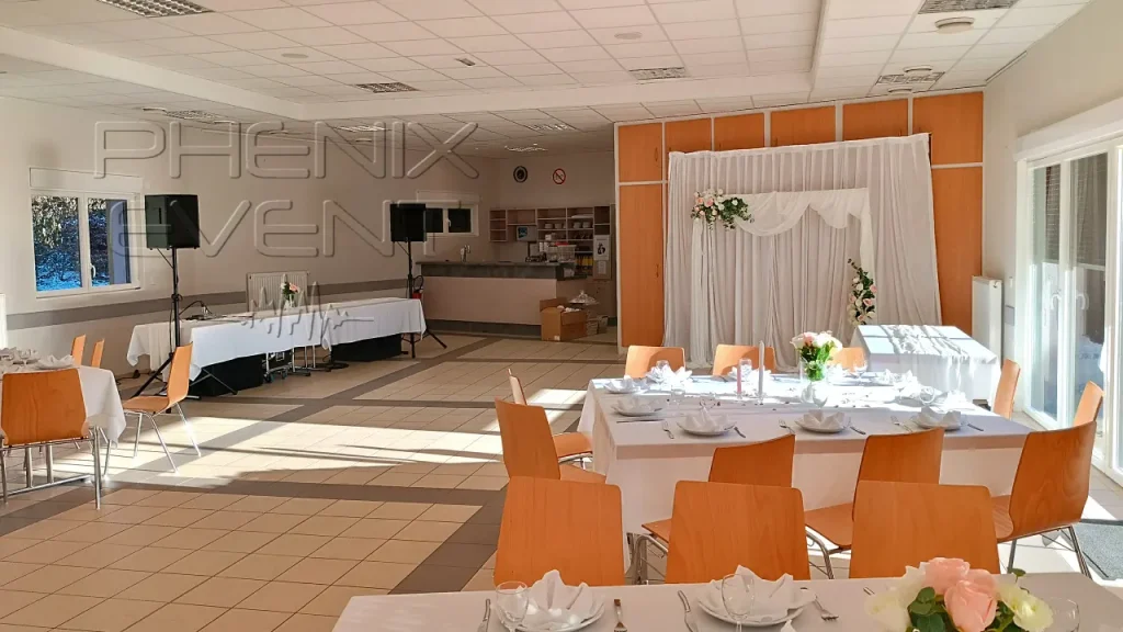 Sono 1500w louée et installée pour le mariage, vue depuis la salle décorée