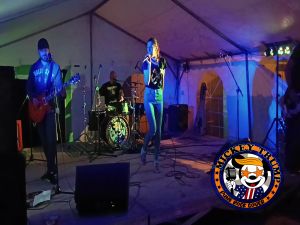 Mickey Trump jouant Let It Be à Godbrange