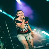 Marine des mickey trump sur scène