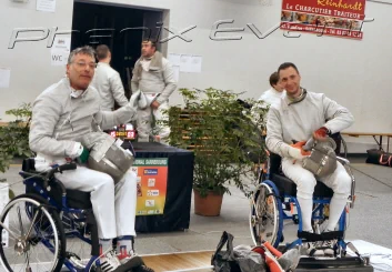 robert citerne et frederic tanet en position avant l'assaut