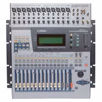 console de mixage yamaha 01v vue de dessus