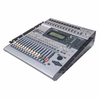 table de mixage numérique yamaha 01v vue de son profil gauche